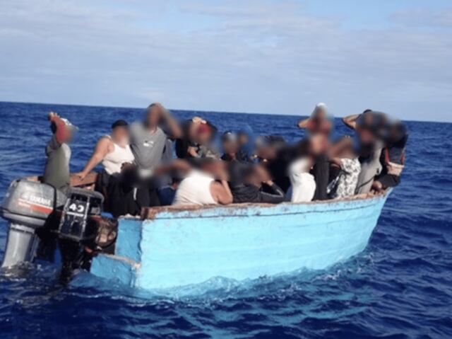 Repatrian 119 migrantes a República Dominicana tras intercepciones cerca de la isla