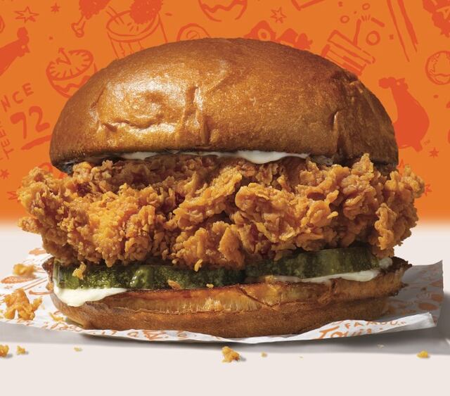 Nuevo sándwich de pollo de Popeyes causa euforia en Estados Unidos