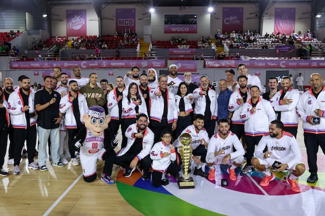 Criollos de Caguas reciben la sortija del campeonato 2024
