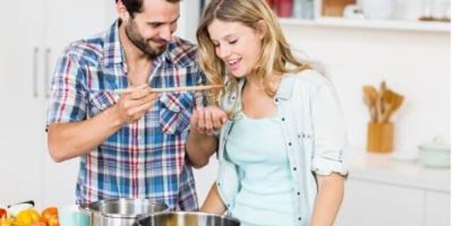 20 cosas que hacen los hombres (sin que se den cuenta) y atraen a las mujeres