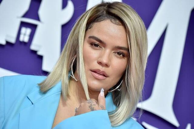 El tremendo escote de la hermana de Karol G que roba miradas