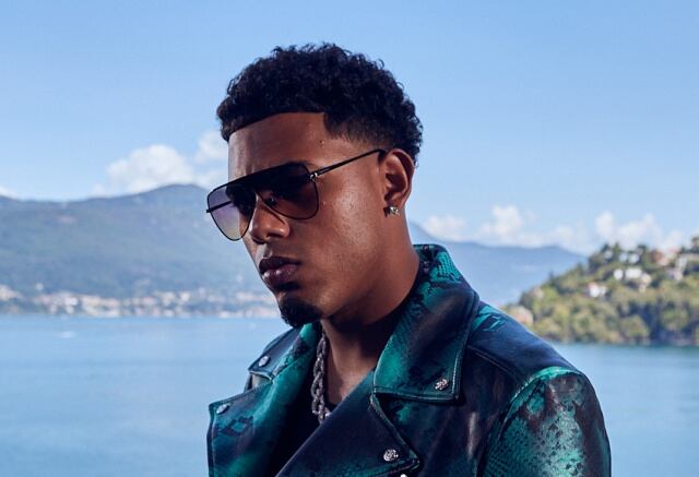 Myke Towers lanza el video de  “LALA”