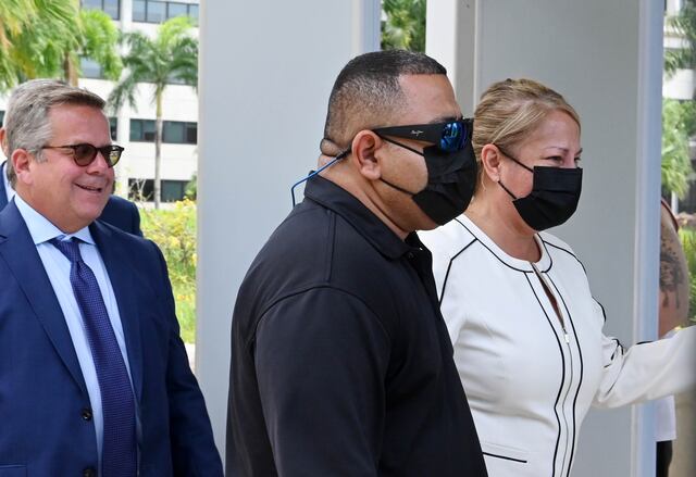 Imágenes muestran a Wanda Vázquez en boda donde habría comenzado conversaciones con banquero venezolano