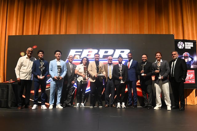 Fotos: Conoce a los atletas más destacados del 2025 reconocidos por la Federación de Béisbol de Puerto Rico