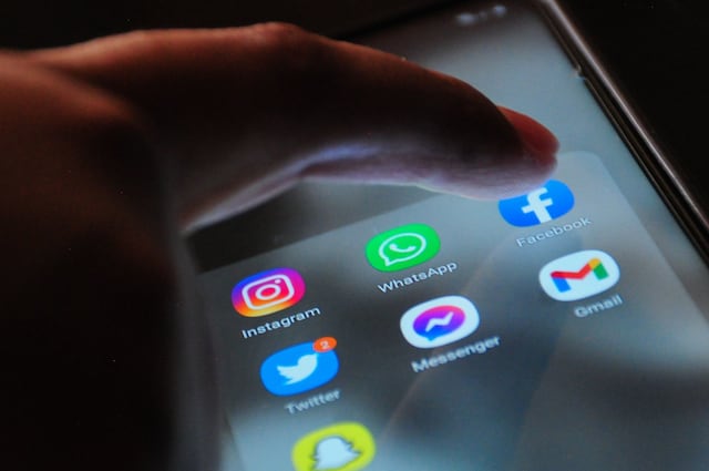 Buscan crear entornos seguros para menores en internet