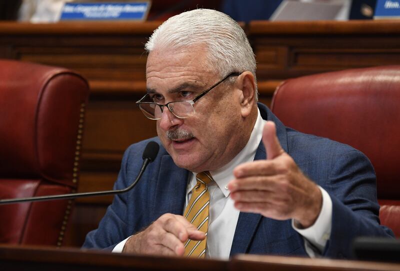 En junio, la Legislatura aprobó la “Ley de Admisión Automática” que garantiza ingreso a la UPR a estudiantes con los mejores promedios de undécimo grado, impulsada por el presidente del Senado, Thomas Rivera Schatz.