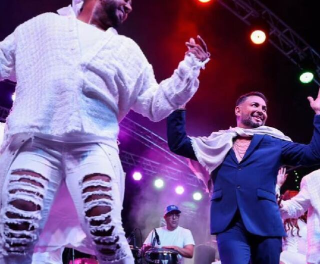 Manny Manuel se goza con el público primera noche de las Sanse 2023