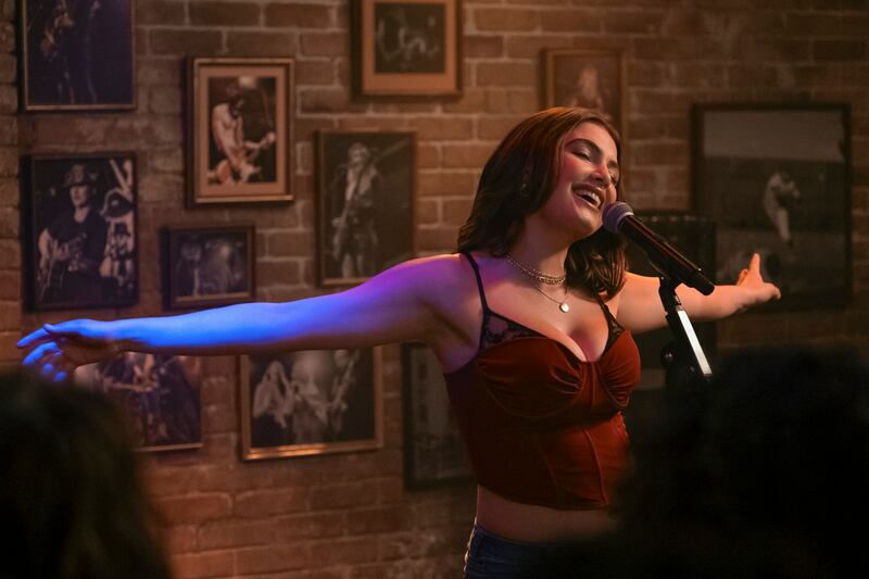 Hannah Wells (Ella Bright) in OFF CAMPUS
Photo Credit: Jeff Weddell / Prime
© Amazon Content Services LLC