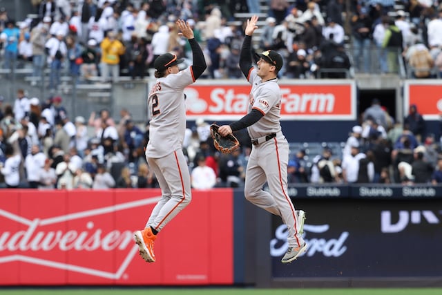 Gigantes remontan para vencer 5-4 a los Yankees