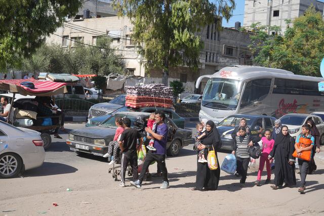 Palestinos huyen del norte de Gaza tras orden de desalojo de Israel