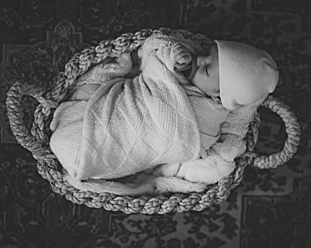 Abandonan a bebé de dos meses en una iglesia