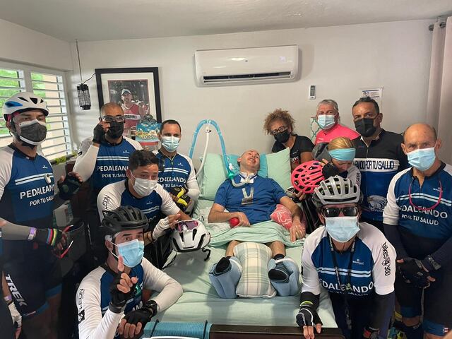 Ciclistas pedalean tres días para ayudar a triatleta víctima de accidente