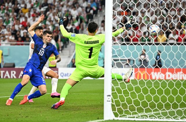 Estados Unidos pasa a octavos de final con triunfo ante Irán