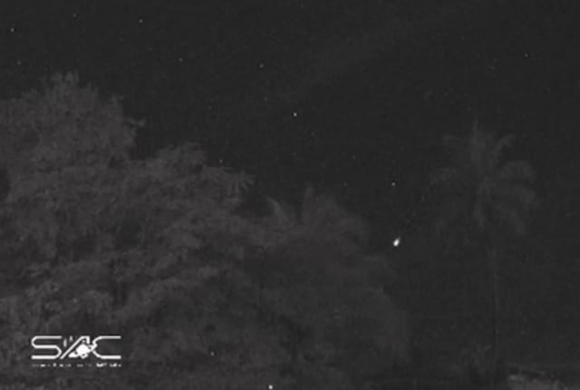¿Lo viste? Avistan brillante meteoro sobre la isla