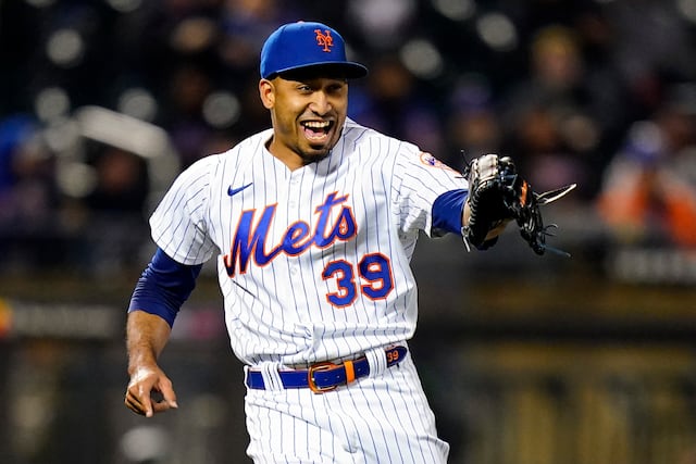 Edwin “Sugar” Díaz gana premio Relevista del Año de la Liga Nacional