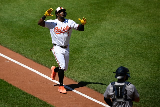 Mateo jonronea y Orioles someten a Yanquis para llevarse la serie