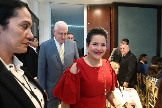 Director de seguridad afirma que escolta de Janet Parra solicitó saber quién visitó oficina de Rivera Schatz