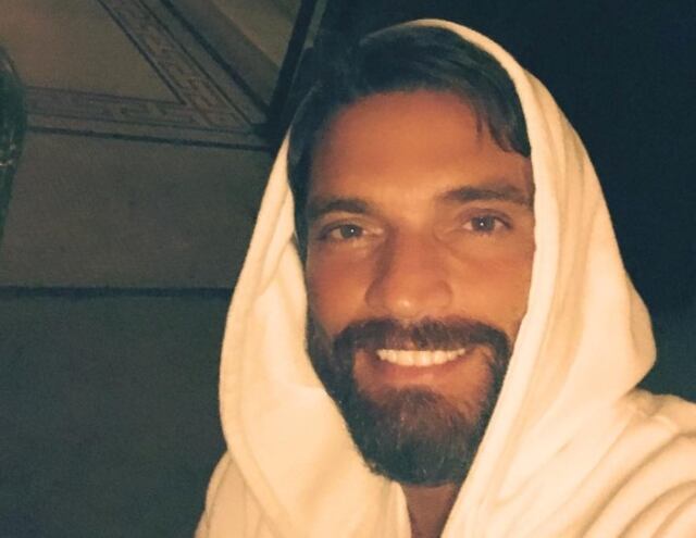 Televisa deposita el 20% del sueldo mensual de Julián Gil para manutención de Matías