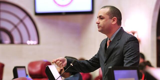 Se pone candente vista de subsidios de la AEE