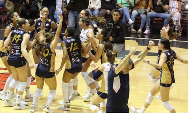 Cangrejeras se coronan como las nuevas campeonas del Voleibol Superior Femenino