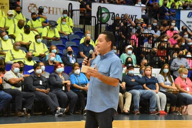 Municipio de Guaynabo paga el 'Premiun Pay' a sus empleados