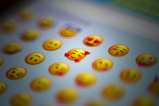 Desde un hongo hasta el ave fénix: Estos son los nuevos emojis que se podrán usar en iPhone