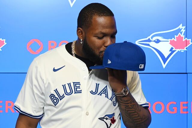 Vladimir Guerrero Jr. firma contrato de 500 millones para quedarse con los Azulejos
