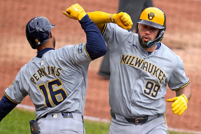Cerveceros remontan y vencen 7-5 a Piratas