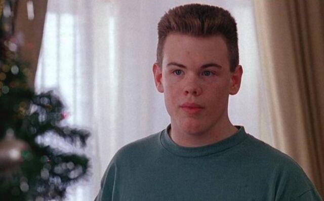 Hospitalizan actor de Home Alone y aplazan juicio en su contra por violencia doméstica