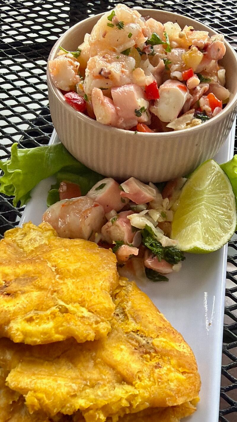 Vista de los Lagos Bar & Grill