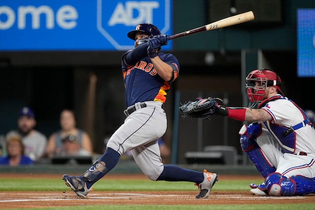 Los Astros se llevan liderato del Oeste tras 16 jonrones en 3 juegos ante Rangers