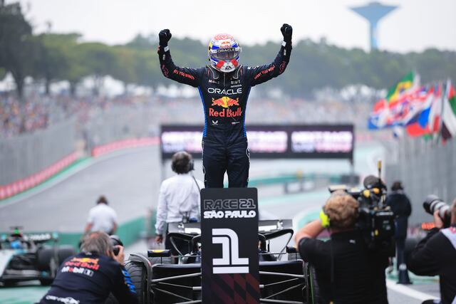 Max Verstappen lidera en la lluvia de Interlagos