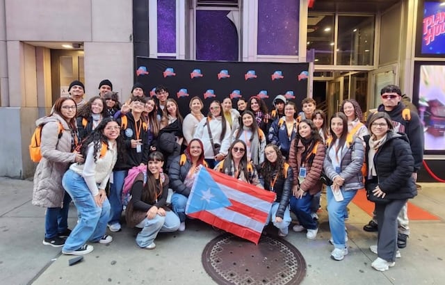 Talento boricua cruza fronteras: jóvenes de Cayey llevan arte y ciencia a NY