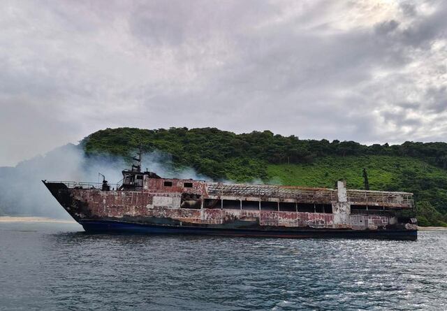 Incendio de ferry deja cinco muertos y 86 desaparecidos en Filipinas