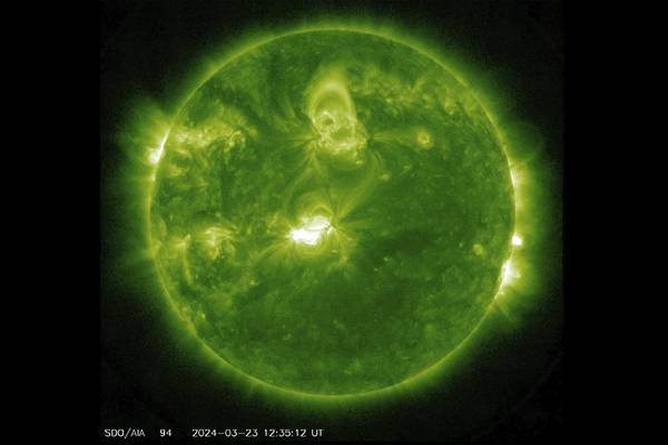 Tormenta geomagnética por erupción solar podría afectar las comunicaciones por radio