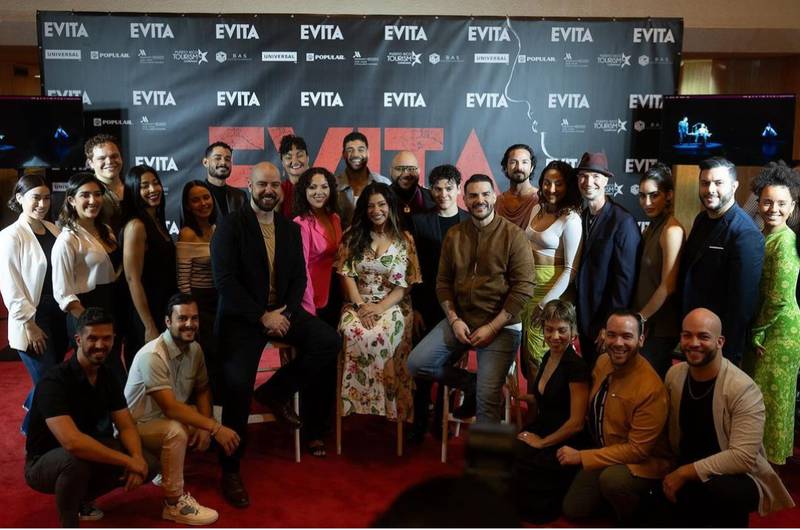 Elenco del musical “Evita” que se presentará en Santurce.