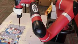 Conoce a Frida, el robot impulsado por inteligencia artificial que hace obras de arte 