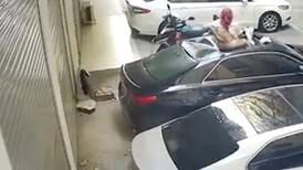 Mujer tenía sexo en la terraza y cayó sobre el auto de un vecino