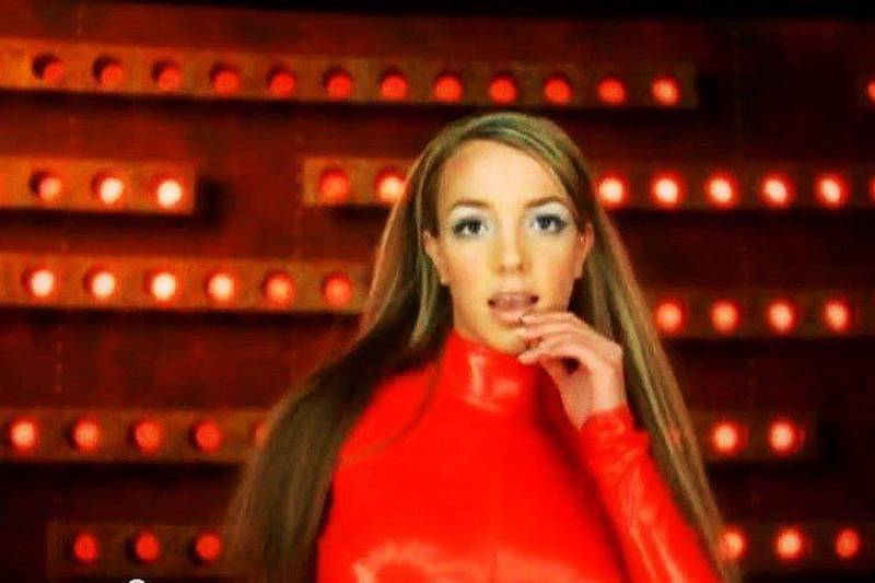 El tema 'Opps! I Did It Again' de Britney Spears tras 22 años de su lanzamiento ahora un elemento básico en la música pop