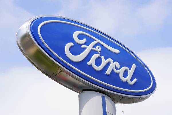 Ford alerta que algunas de sus SUV pueden prenderse en fuego