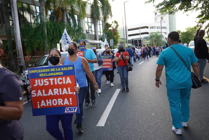 Trabajadores de la Salud amanecen reclamando justicia salarial