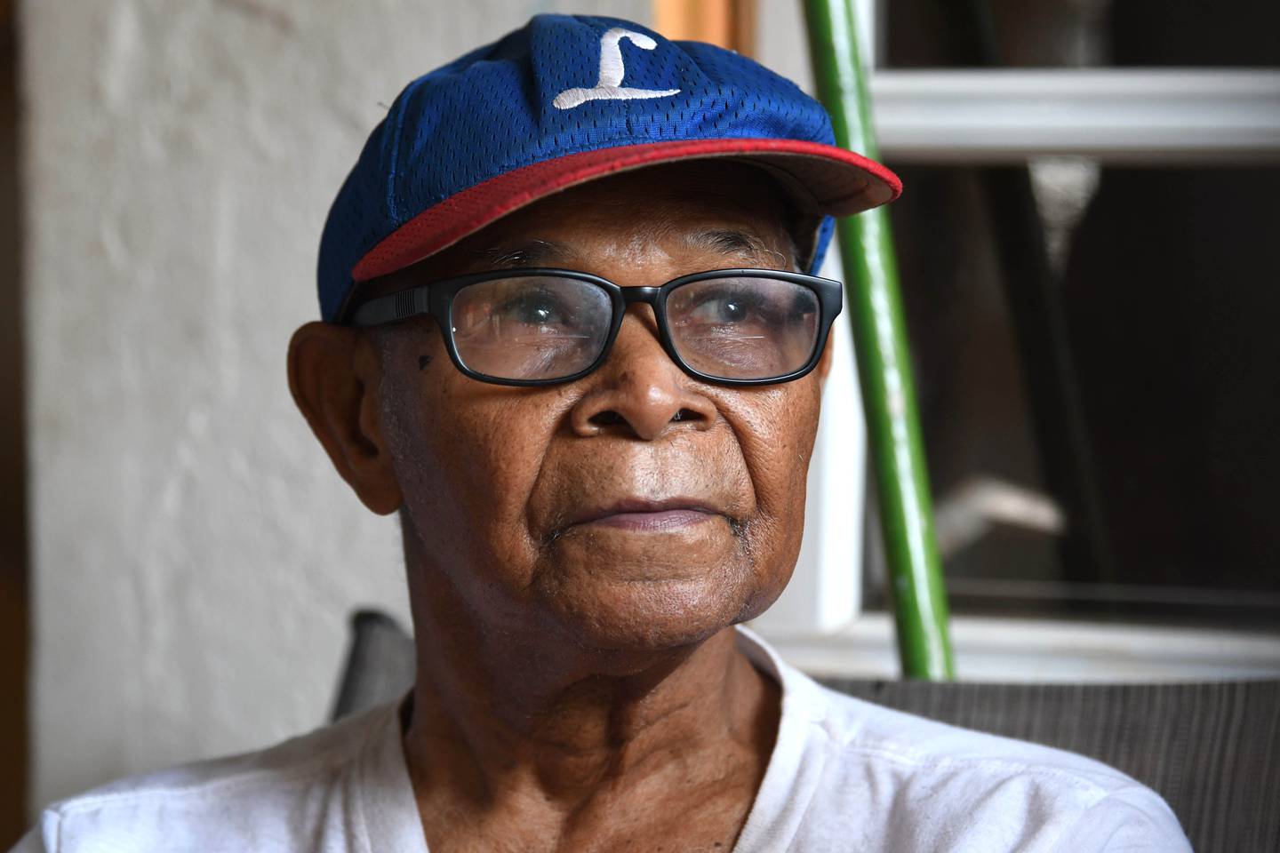 Jesús Pinet, de 90 años, no obtuvo ayuda para reparar su hogar en Loíza. El inspector de FEMA se rehusaba a completar la inspección de la vivienda porque bajo esa misma dirección aparecían otras personas.