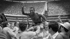 El mundo del fútbol llora por el fallecimiento del “Rey Pelé”