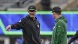 Regreso de Rodgers a las instalaciones de los Jets da impulso al equipo en momento de crisis