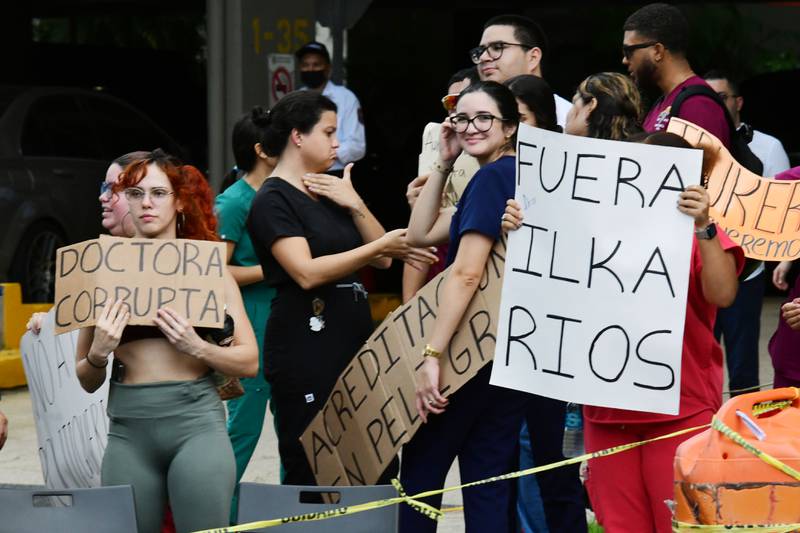 Protesta contra la Dra. Ilka Rios