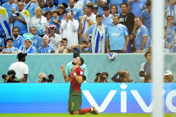 Portugal vence a Uruguay y pasa a octavos de final