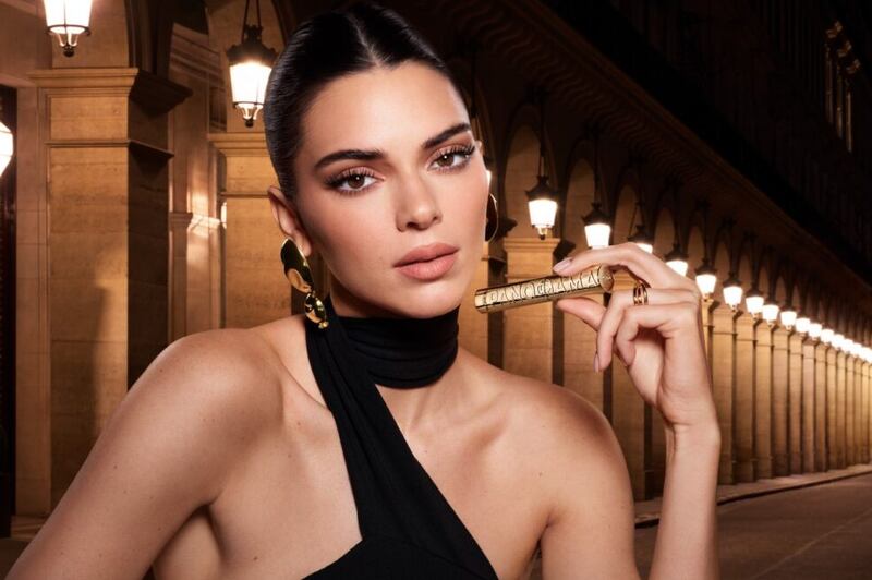 La nueva mascara se convirtió en una de las favoritas de Kendall Jenner, embajadora de L’Oréal Paris.