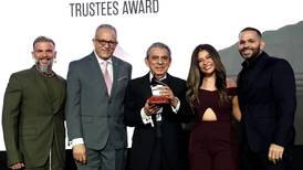 Fundador de Los Hispanos recibe un Grammy Latino por su trayectoria musical