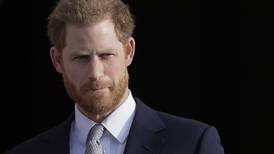 El príncipe Enrique llega a Londres tras el diagnóstico de cáncer del rey Carlos III