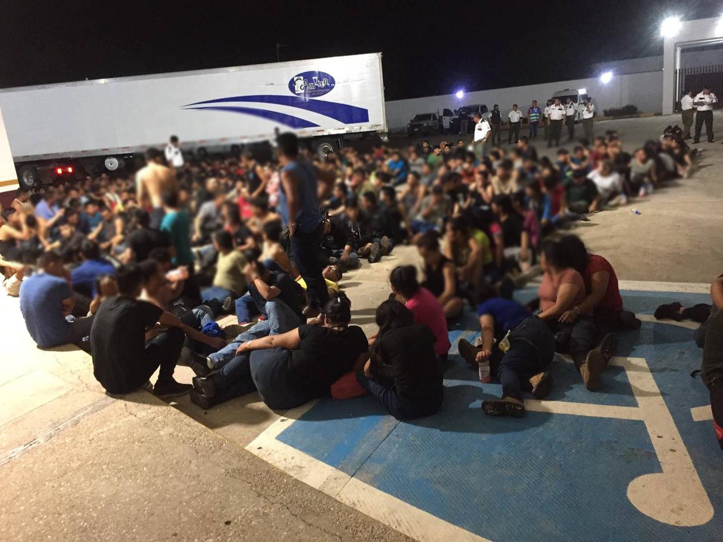 Migrantes ecuatorianos rescatados en Veracruz